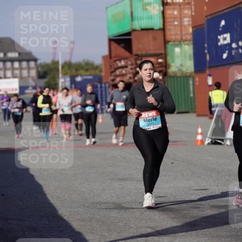 03.10.2025 - Köhlbrandbrückenlauf Michael Burmester http://msf.ph/oto/9033148 03.10.2025 10:41:11 Ziel 2723, 3373, 3374 meine-sportfotos.de