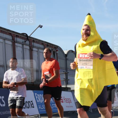 03.10.2025 - Köhlbrandbrückenlauf Luisa Fischer http://msf.ph/oto/9033150 03.10.2025 13:10:25 Ziel 4147, 4364, 4429, 4479, 4710, 4711, 4774, 4822, 5029, 5689, 6024, 6294, 6587, 6781, 6782 meine-sportfotos.de