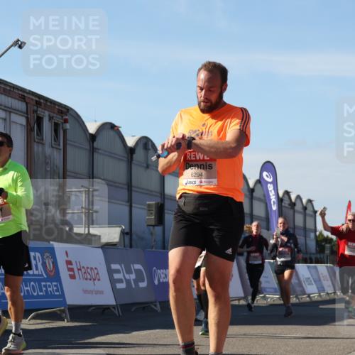 03.10.2025 - Köhlbrandbrückenlauf Luisa Fischer http://msf.ph/oto/9033164 03.10.2025 13:10:28 Ziel 4147, 4364, 4386, 4429, 4479, 4710, 4711, 4774, 5229, 5383, 5689, 5738, 5889, 6024, 6177, 6294, 6587, 6779, 6781, 6782 meine-sportfotos.de