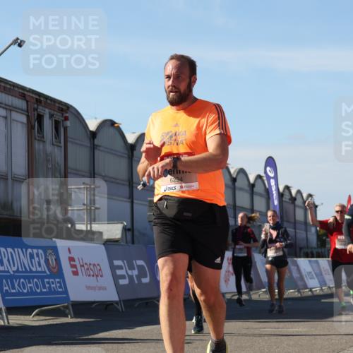 03.10.2025 - Köhlbrandbrückenlauf Luisa Fischer http://msf.ph/oto/9033167 03.10.2025 13:10:28 Ziel 4147, 4364, 4386, 4429, 4479, 4710, 4711, 4774, 5229, 5383, 5689, 5738, 5889, 6024, 6177, 6294, 6587, 6779, 6781, 6782 meine-sportfotos.de