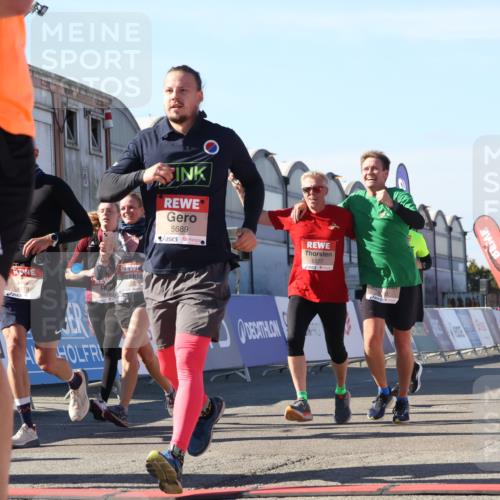 03.10.2025 - Köhlbrandbrückenlauf Luisa Fischer http://msf.ph/oto/9033187 03.10.2025 13:10:30 Ziel 4386, 4429, 4479, 4710, 4711, 4774, 5229, 5383, 5689, 5738, 5889, 6024, 6177, 6294, 6779, 6781, 6782 meine-sportfotos.de