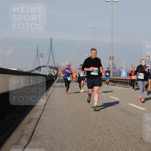 03.10.2025 - Köhlbrandbrückenlauf Fabian Wolf http://msf.ph/oto/9033190 03.10.2025 09:47:16 Position 3 3 meine-sportfotos.de