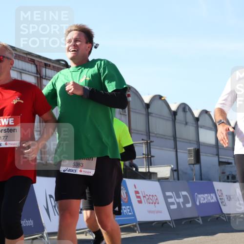 03.10.2025 - Köhlbrandbrückenlauf Luisa Fischer http://msf.ph/oto/9033209 03.10.2025 13:10:33 Ziel 4386, 4429, 4479, 4514, 4710, 4711, 4774, 5229, 5383, 5689, 5738, 5889, 6024, 6177, 6294, 6779, 6781, 6782 meine-sportfotos.de