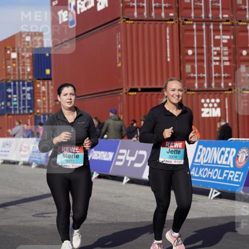 03.10.2025 - Köhlbrandbrückenlauf Michael Burmester http://msf.ph/oto/9033212 03.10.2025 10:41:14 Ziel 2182, 2548, 2723, 3373, 3374 meine-sportfotos.de