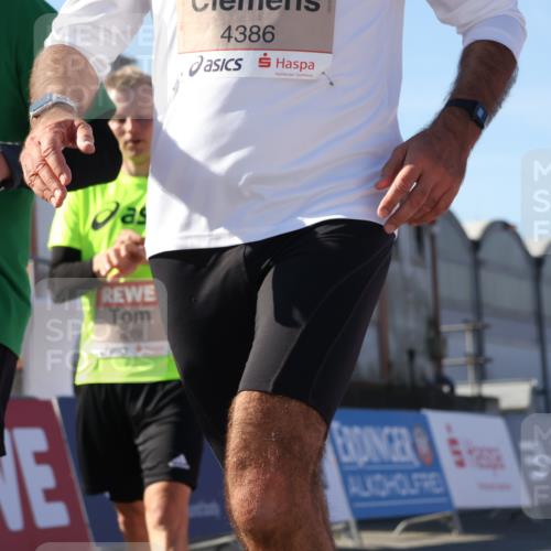 03.10.2025 - Köhlbrandbrückenlauf Luisa Fischer http://msf.ph/oto/9033220 03.10.2025 13:10:34 Ziel 4386, 4429, 4514, 4710, 4711, 4774, 5229, 5383, 5410, 5689, 5738, 5889, 6024, 6177, 6294, 6779, 6781, 6782 meine-sportfotos.de