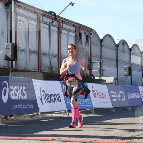 03.10.2025 - Köhlbrandbrückenlauf Luisa Fischer http://msf.ph/oto/9033226 03.10.2025 13:10:36 Ziel 4386, 4429, 4514, 4711, 5229, 5383, 5410, 5689, 5738, 5889, 6024, 6177, 6269, 6273, 6294, 6779, 6781, 6782 meine-sportfotos.de