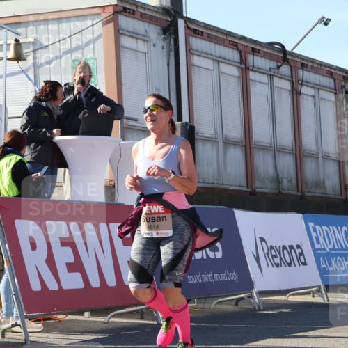 03.10.2025 - Köhlbrandbrückenlauf Luisa Fischer http://msf.ph/oto/9033237 03.10.2025 13:10:37 Ziel 4386, 4429, 4488, 4514, 5229, 5383, 5410, 5689, 5738, 5753, 5889, 6024, 6177, 6269, 6273, 6294, 6779, 6782 meine-sportfotos.de