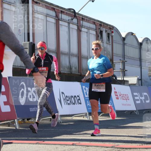 03.10.2025 - Köhlbrandbrückenlauf Luisa Fischer http://msf.ph/oto/9033276 03.10.2025 13:10:42 Ziel 4081, 4386, 4412, 4488, 4514, 5229, 5383, 5410, 5738, 5753, 5889, 6177, 6269, 6273, 6779 meine-sportfotos.de