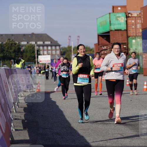 03.10.2025 - Köhlbrandbrückenlauf Michael Burmester http://msf.ph/oto/9033289 03.10.2025 10:41:22 Ziel 2182, 2199, 2307, 2547, 2548, 2555, 2612, 2613, 2666 meine-sportfotos.de