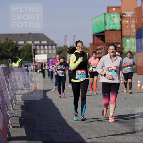 03.10.2025 - Köhlbrandbrückenlauf Michael Burmester http://msf.ph/oto/9033296 03.10.2025 10:41:22 Ziel 2182, 2199, 2307, 2547, 2548, 2555, 2612, 2613, 2666 meine-sportfotos.de