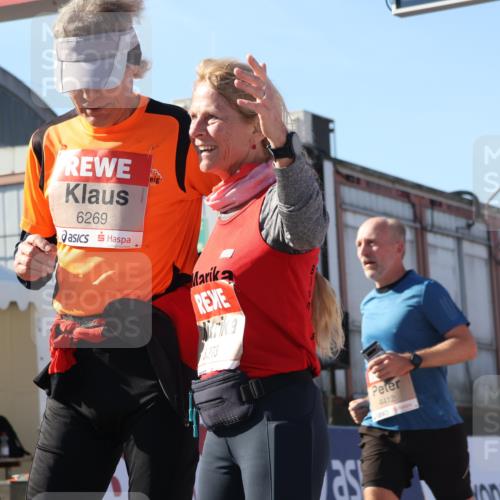 03.10.2025 - Köhlbrandbrückenlauf Luisa Fischer http://msf.ph/oto/9033297 03.10.2025 13:10:47 Ziel 4081, 4352, 4401, 4412, 4488, 4514, 5410, 5753, 5791, 6269, 6273 meine-sportfotos.de