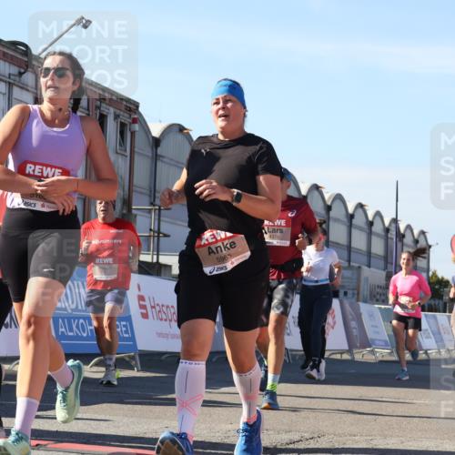 03.10.2025 - Köhlbrandbrückenlauf Luisa Fischer http://msf.ph/oto/9033358 03.10.2025 13:10:57 Ziel 4352, 4370, 4401, 4412, 4506, 4547, 4689, 4862, 4933, 4998, 5103, 5791, 5965, 6274, 6330, 6449, 6450, 6665, 6797 meine-sportfotos.de