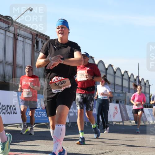 03.10.2025 - Köhlbrandbrückenlauf Luisa Fischer http://msf.ph/oto/9033361 03.10.2025 13:10:57 Ziel 4352, 4370, 4401, 4412, 4506, 4547, 4689, 4862, 4933, 4998, 5103, 5791, 5965, 6274, 6330, 6449, 6450, 6665, 6797 meine-sportfotos.de