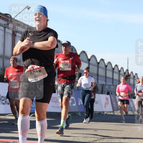 03.10.2025 - Köhlbrandbrückenlauf Luisa Fischer http://msf.ph/oto/9033364 03.10.2025 13:10:58 Ziel 4352, 4370, 4401, 4412, 4506, 4547, 4689, 4862, 4933, 4998, 5103, 5791, 5965, 6274, 6330, 6449, 6450, 6665, 6797 meine-sportfotos.de