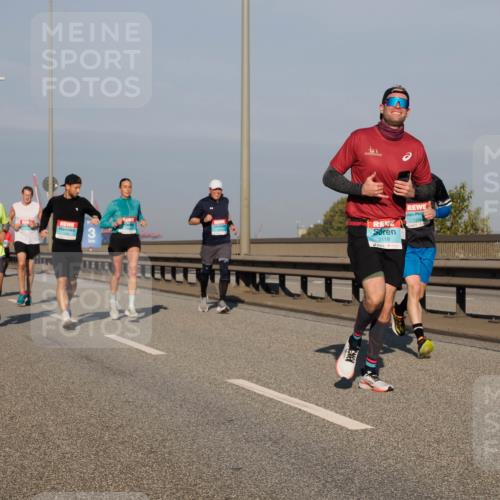 03.10.2025 - Köhlbrandbrückenlauf Fabian Wolf http://msf.ph/oto/9033376 03.10.2025 09:47:25 Position 3 3, 3118, 1316 meine-sportfotos.de
