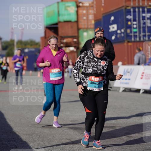 03.10.2025 - Köhlbrandbrückenlauf Michael Burmester http://msf.ph/oto/9033395 03.10.2025 10:41:29 Ziel 2307, 2555, 2612, 2613, 2666, 3517 meine-sportfotos.de