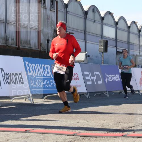 03.10.2025 - Köhlbrandbrückenlauf Luisa Fischer http://msf.ph/oto/9033407 03.10.2025 13:11:07 Ziel 4370, 4506, 4521, 4547, 4933, 4998, 5103, 5218, 5965, 6272, 6330, 6449, 6450, 6572, 6665, 6797 meine-sportfotos.de