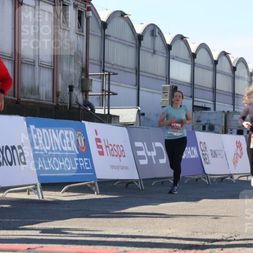 03.10.2025 - Köhlbrandbrückenlauf Luisa Fischer http://msf.ph/oto/9033415 03.10.2025 13:11:08 Ziel 4135, 4370, 4506, 4521, 4933, 4998, 5103, 5218, 5258, 5965, 6272, 6330, 6449, 6450, 6572, 6751, 6797 meine-sportfotos.de