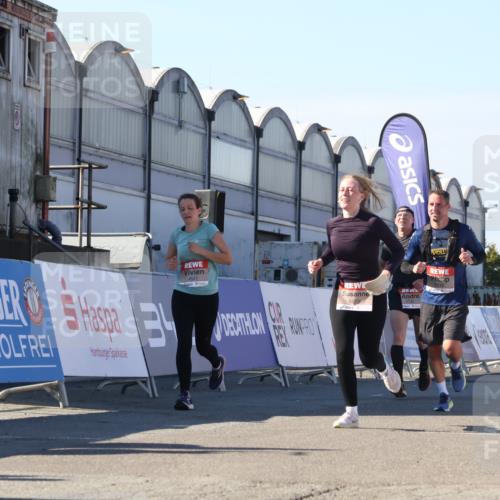 03.10.2025 - Köhlbrandbrückenlauf Luisa Fischer http://msf.ph/oto/9033419 03.10.2025 13:11:08 Ziel 4135, 4370, 4506, 4521, 4933, 4998, 5103, 5218, 5258, 5965, 6272, 6330, 6449, 6450, 6572, 6751, 6797 meine-sportfotos.de