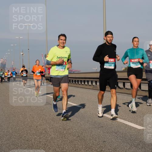 03.10.2025 - Köhlbrandbrückenlauf Fabian Wolf http://msf.ph/oto/9033426 03.10.2025 09:47:27 Position 3 1182, 1205, 1280, 2843 meine-sportfotos.de