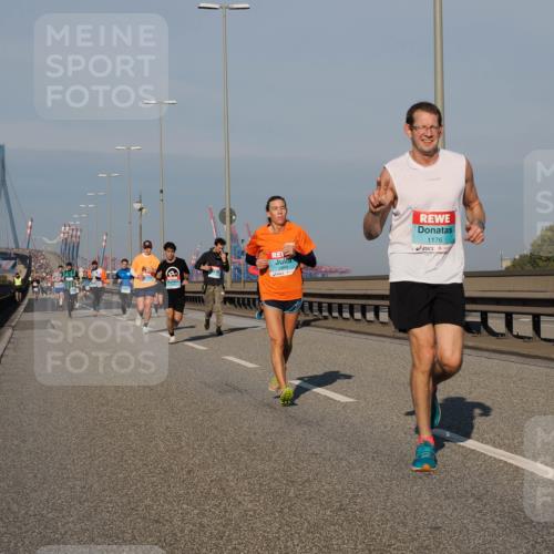 03.10.2025 - Köhlbrandbrückenlauf Fabian Wolf http://msf.ph/oto/9033472 03.10.2025 09:47:29 Position 3 2849, 1176 meine-sportfotos.de