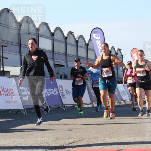 03.10.2025 - Köhlbrandbrückenlauf Luisa Fischer http://msf.ph/oto/9033536 03.10.2025 13:11:24 Ziel 4135, 4293, 4315, 4325, 4597, 4999, 5145, 5258, 5522, 5754, 5939, 6028, 6080, 6563, 6680, 6685, 6686, 6690, 6691, 6726, 6727, 6751 meine-sportfotos.de