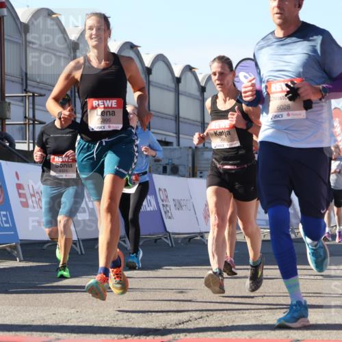 03.10.2025 - Köhlbrandbrückenlauf Luisa Fischer http://msf.ph/oto/9033555 03.10.2025 13:11:26 Ziel 4293, 4315, 4325, 4597, 4999, 5145, 5522, 5754, 5794, 5939, 6028, 6080, 6563, 6680, 6685, 6686, 6690, 6691, 6726 meine-sportfotos.de