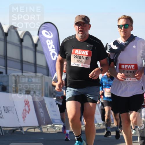 03.10.2025 - Köhlbrandbrückenlauf Luisa Fischer http://msf.ph/oto/9033568 03.10.2025 13:11:28 Ziel 4293, 4315, 4325, 4427, 4501, 4597, 4999, 5145, 5754, 5794, 5939, 6028, 6080, 6563, 6680, 6685, 6686, 6690, 6691, 6726 meine-sportfotos.de