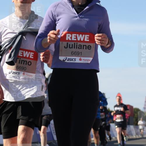 03.10.2025 - Köhlbrandbrückenlauf Luisa Fischer http://msf.ph/oto/9033595 03.10.2025 13:11:31 Ziel 4158, 4293, 4315, 4325, 4427, 4501, 4538, 4597, 4617, 4777, 4799, 4845, 4999, 5145, 5794, 5939, 6028, 6080, 6517, 6563, 6680, 6690, 6691, 6726 meine-sportfotos.de