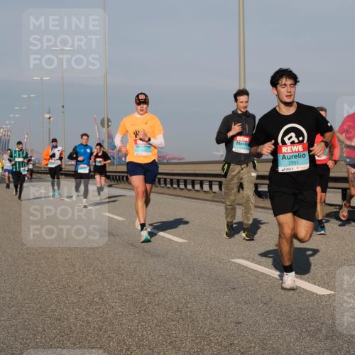 03.10.2025 - Köhlbrandbrückenlauf Fabian Wolf http://msf.ph/oto/9033611 03.10.2025 09:47:35 Position 3 1144, 2901, 1273 meine-sportfotos.de