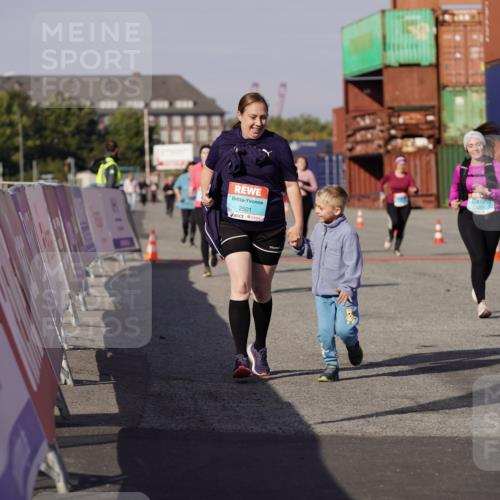 03.10.2025 - Köhlbrandbrückenlauf Michael Burmester http://msf.ph/oto/9033655 03.10.2025 10:41:58 Ziel 2429, 2488, 2501, 2531, 2603 meine-sportfotos.de