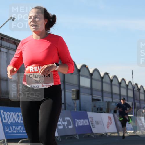03.10.2025 - Köhlbrandbrückenlauf Luisa Fischer http://msf.ph/oto/9033665 03.10.2025 13:11:44 Ziel 4158, 4178, 4353, 4354, 4469, 4538, 4568, 4617, 4736, 4777, 4782, 4799, 4845, 5097, 5866, 5869, 5937, 6217, 6218, 6517, 6622, 6689 meine-sportfotos.de