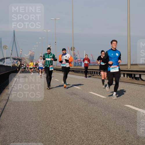 03.10.2025 - Köhlbrandbrückenlauf Fabian Wolf http://msf.ph/oto/9033670 03.10.2025 09:47:39 Position 3 947 meine-sportfotos.de