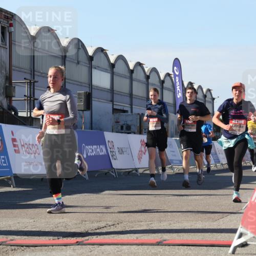 03.10.2025 - Köhlbrandbrückenlauf Luisa Fischer http://msf.ph/oto/9033672 03.10.2025 13:11:47 Ziel 4178, 4353, 4354, 4469, 4538, 4568, 4685, 4736, 4777, 4782, 4845, 5097, 5396, 5426, 5866, 5869, 5937, 6033, 6048, 6049, 6217, 6218, 6517, 6622, 6689 meine-sportfotos.de