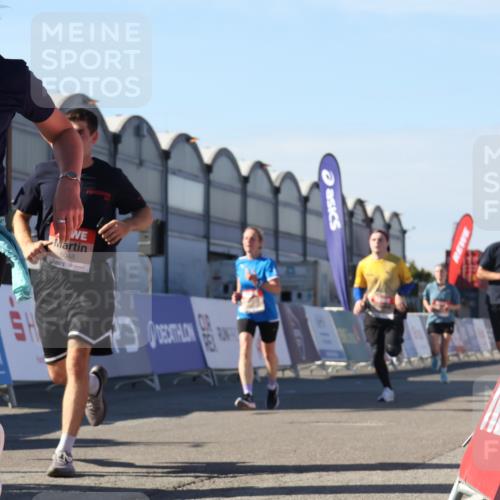 03.10.2025 - Köhlbrandbrückenlauf Luisa Fischer http://msf.ph/oto/9033687 03.10.2025 13:11:49 Ziel 4100, 4101, 4178, 4353, 4354, 4469, 4568, 4685, 4736, 4782, 5097, 5396, 5426, 5866, 5869, 5937, 6033, 6048, 6049, 6622 meine-sportfotos.de