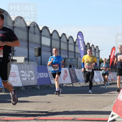 03.10.2025 - Köhlbrandbrückenlauf Luisa Fischer http://msf.ph/oto/9033690 03.10.2025 13:11:50 Ziel 4100, 4101, 4178, 4353, 4354, 4469, 4568, 4685, 4736, 4782, 5097, 5396, 5426, 5866, 5869, 5937, 6033, 6048, 6049, 6622, 6763 meine-sportfotos.de