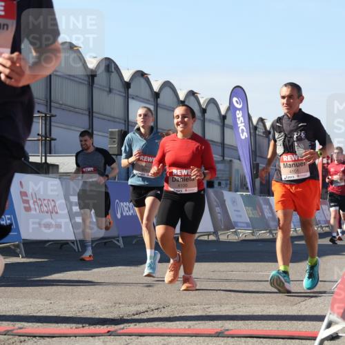 03.10.2025 - Köhlbrandbrückenlauf Luisa Fischer http://msf.ph/oto/9033711 03.10.2025 13:11:54 Ziel 4100, 4101, 4178, 4353, 4354, 4469, 4685, 5097, 5396, 5426, 5910, 5911, 6033, 6048, 6049, 6622, 6763, 6796 meine-sportfotos.de