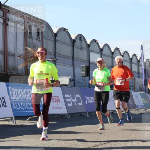 03.10.2025 - Köhlbrandbrückenlauf Luisa Fischer http://msf.ph/oto/9033727 03.10.2025 13:12:01 Ziel 4100, 4101, 4176, 4468, 4685, 5396, 5426, 5856, 5910, 5911, 5927, 6033, 6048, 6049, 6184, 6763, 6796 meine-sportfotos.de