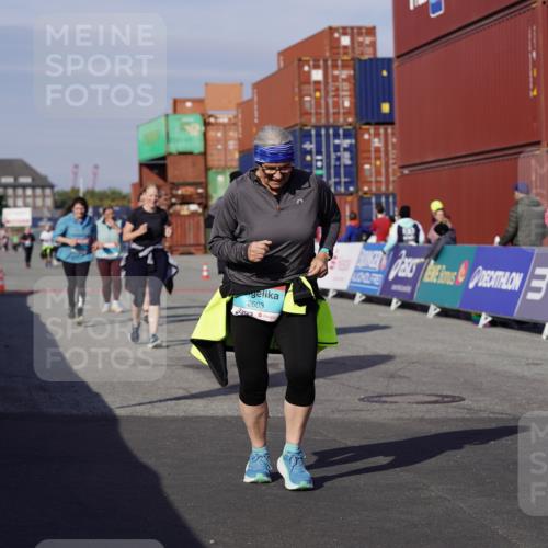 03.10.2025 - Köhlbrandbrückenlauf Michael Burmester http://msf.ph/oto/9033737 03.10.2025 10:42:06 Ziel 2178, 2179, 2277, 2278, 2429, 2515, 3070, 3284 meine-sportfotos.de