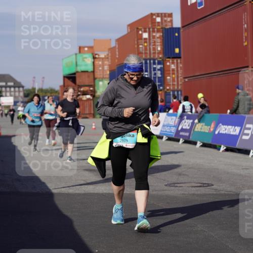 03.10.2025 - Köhlbrandbrückenlauf Michael Burmester http://msf.ph/oto/9033743 03.10.2025 10:42:06 Ziel 2178, 2179, 2277, 2278, 2429, 2515, 3070, 3284 meine-sportfotos.de