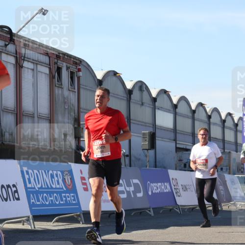 03.10.2025 - Köhlbrandbrückenlauf Luisa Fischer http://msf.ph/oto/9033748 03.10.2025 13:12:05 Ziel 4100, 4101, 4176, 4305, 4468, 4474, 5856, 5910, 5911, 5927, 6121, 6184, 6763, 6796 meine-sportfotos.de