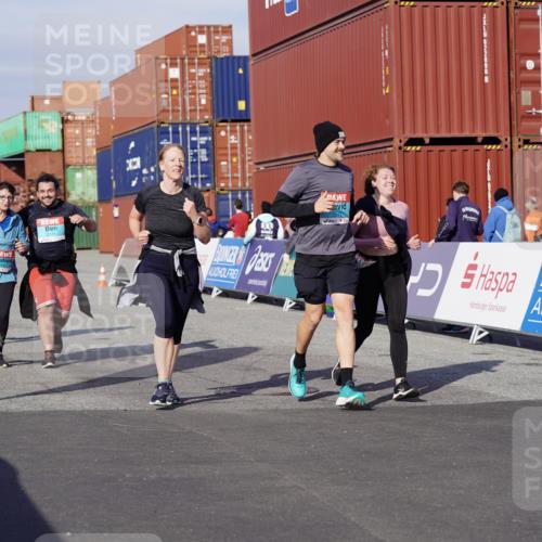 03.10.2025 - Köhlbrandbrückenlauf Michael Burmester http://msf.ph/oto/9033771 03.10.2025 10:42:09 Ziel 2178, 2179, 2277, 2278, 2515, 3070, 3284 meine-sportfotos.de