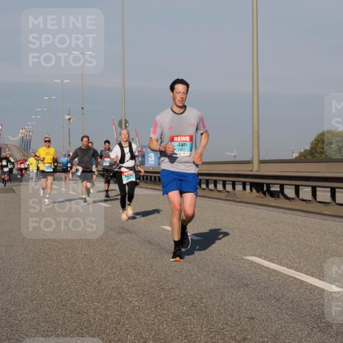03.10.2025 - Köhlbrandbrückenlauf Fabian Wolf http://msf.ph/oto/9033776 03.10.2025 09:47:47 Position 3 2857 meine-sportfotos.de