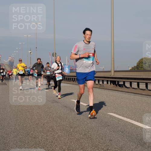 03.10.2025 - Köhlbrandbrückenlauf Fabian Wolf http://msf.ph/oto/9033780 03.10.2025 09:47:47 Position 3 3, 2857 meine-sportfotos.de