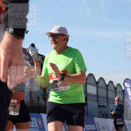 03.10.2025 - Köhlbrandbrückenlauf Luisa Fischer http://msf.ph/oto/9033788 03.10.2025 13:12:13 Ziel 4176, 4305, 4369, 4468, 4470, 4474, 4656, 5644, 5856, 5927, 6098, 6121, 6184, 6185, 6565, 6566 meine-sportfotos.de