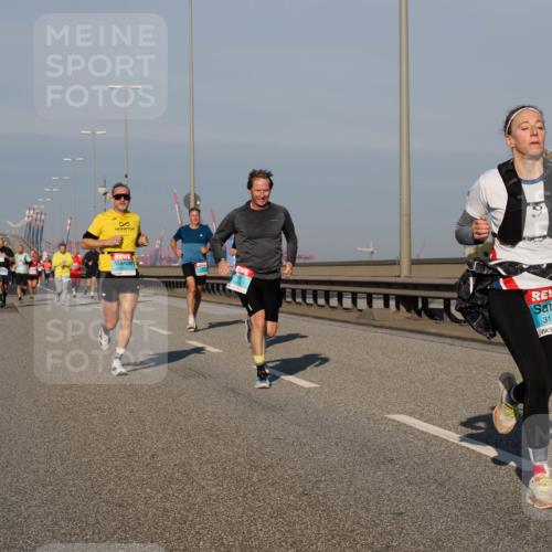 03.10.2025 - Köhlbrandbrückenlauf Fabian Wolf http://msf.ph/oto/9033826 03.10.2025 09:47:50 Position 3 3165 meine-sportfotos.de