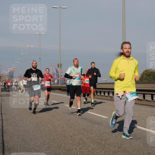 03.10.2025 - Köhlbrandbrückenlauf Fabian Wolf http://msf.ph/oto/9033922 03.10.2025 09:48:01 Position 3 2791, 3444 meine-sportfotos.de
