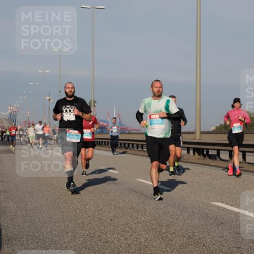 03.10.2025 - Köhlbrandbrückenlauf Fabian Wolf http://msf.ph/oto/9033936 03.10.2025 09:48:02 Position 3 2791, 3806 meine-sportfotos.de