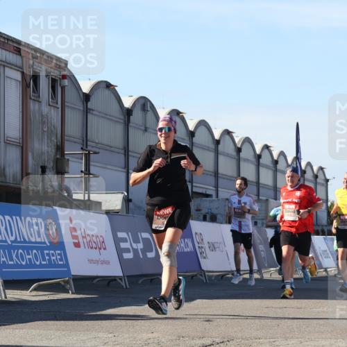 03.10.2025 - Köhlbrandbrückenlauf Luisa Fischer http://msf.ph/oto/9033938 03.10.2025 13:12:54 Ziel 4446, 4487, 4527, 4559, 4628, 4671, 4855, 4965, 4975, 5381, 5673, 5674, 5916, 6497, 6530, 6791 meine-sportfotos.de
