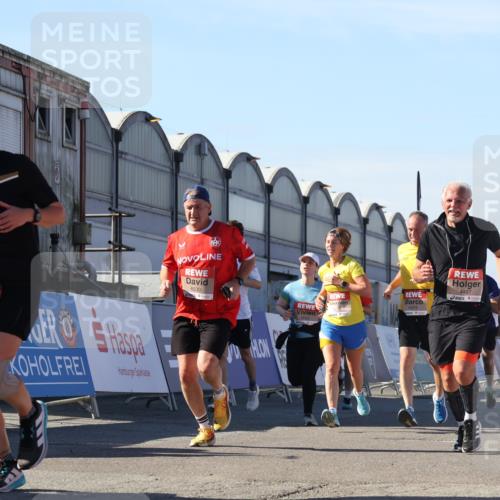 03.10.2025 - Köhlbrandbrückenlauf Luisa Fischer http://msf.ph/oto/9033946 03.10.2025 13:12:56 Ziel 4446, 4487, 4559, 4628, 4671, 4965, 5051, 5381, 5673, 5674, 5916, 6303, 6496, 6497, 6530, 6791 meine-sportfotos.de